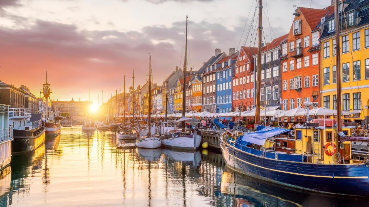 Apartment Large With Canal View In Cph *