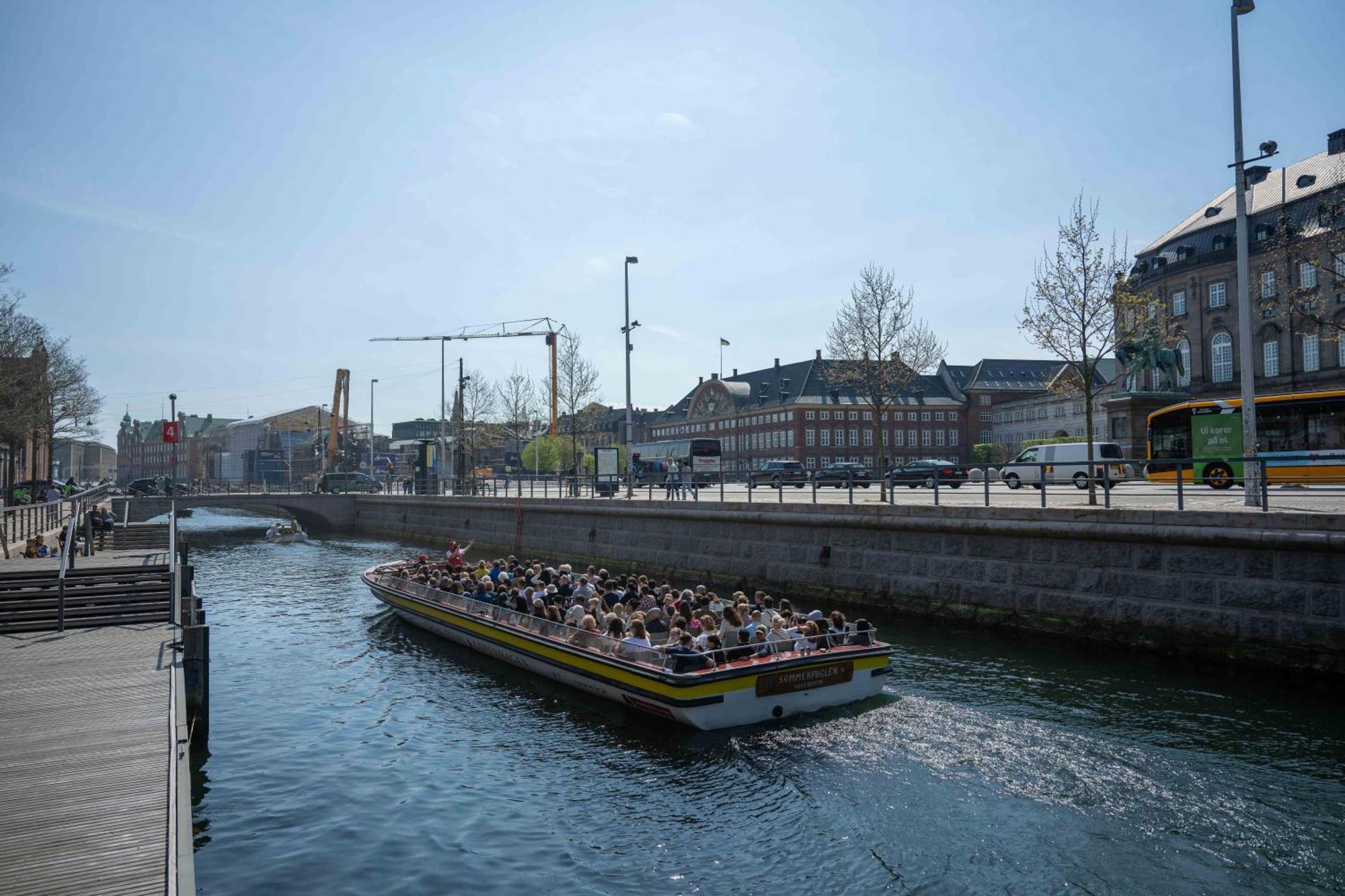 Large With Canal View In Cph Copenhagen